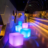 Светильник Куб 20 с питанием от АКБ, RGB Светильник Куб 20 с питанием от АКБ, RGB